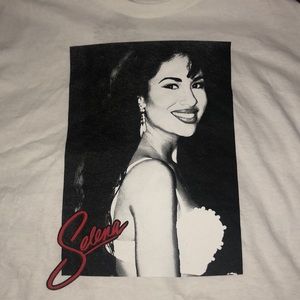 Selena T-shirt🌹
